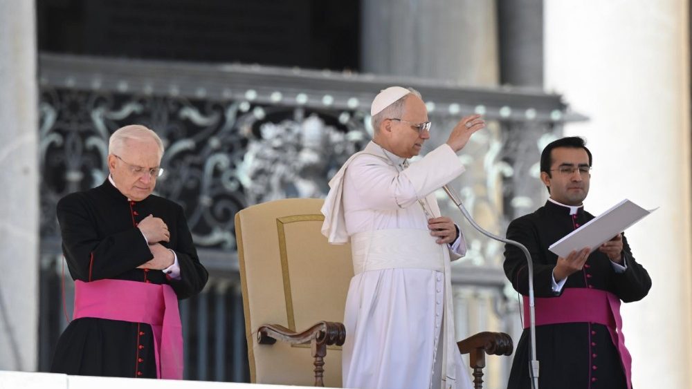 Leon al XIV-lea la audiența generală din 18 martie 2026 în Piața San Pietro