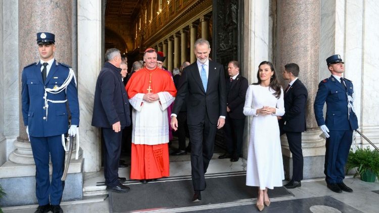 R. Makrickas išlydi karalių Pilypą VI ir karalienę Leticiją