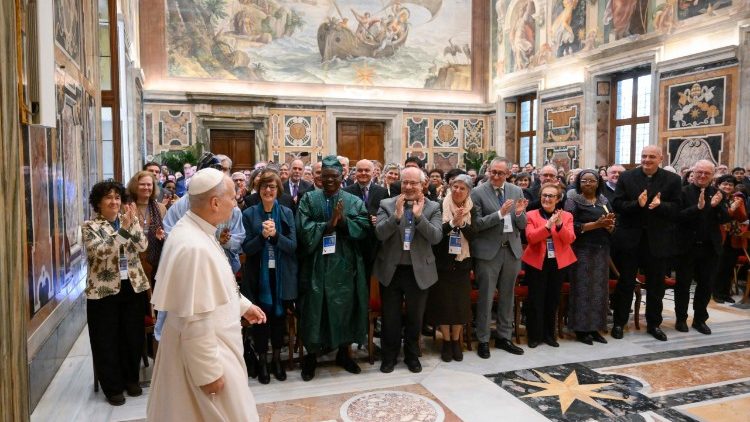 A chegada do Papa Le&atilde;o para a audi&ecirc;ncia aos focolarinos