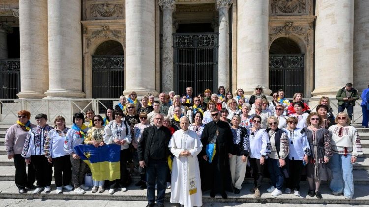Accanto a Leone XIV le mamme ucraine