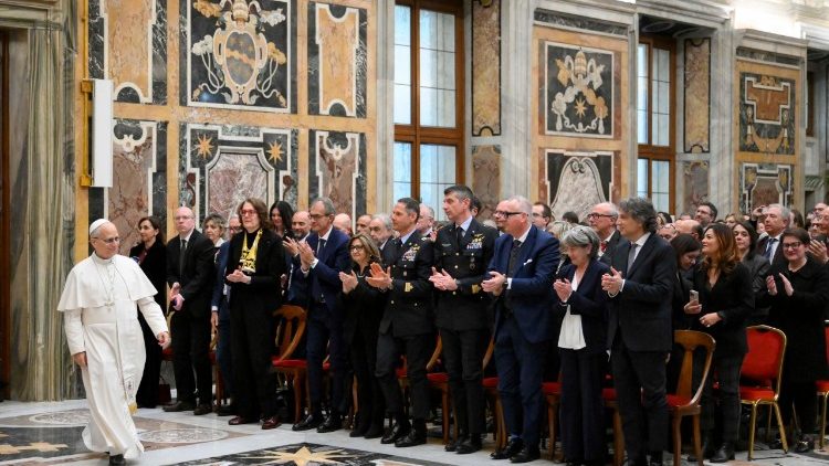 Cerca de 400 pessoas encontraram o Papa Le&atilde;o XIV