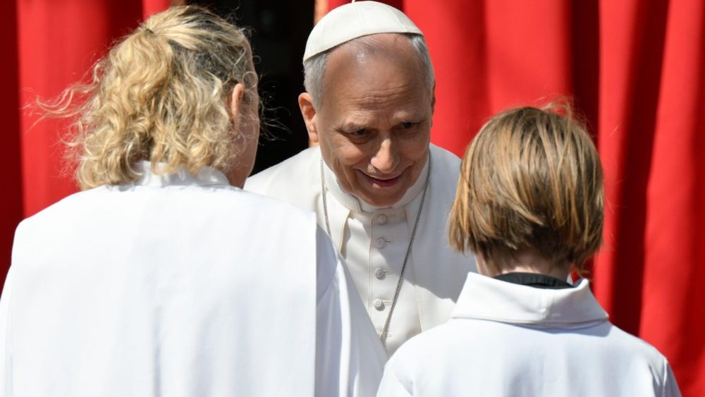 Сустрэча з моладдзю і катэхуменамі ў Манака