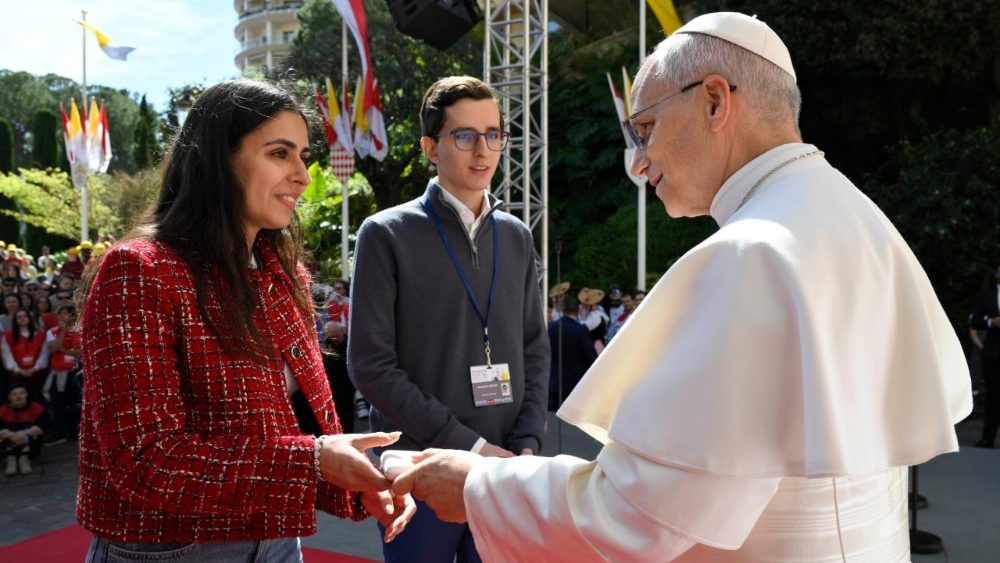 Сустрэча з моладдзю і катэхуменамі ў Манака