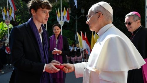 Esp&eacute;rance, doute, foi: L&eacute;on XIV r&eacute;pond &agrave; la jeunesse mon&eacute;gasque 