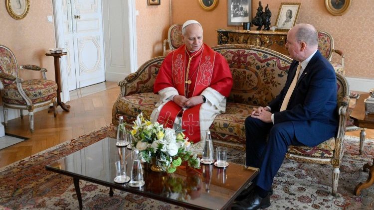 संत पापा लियो और राजकुमार अल्बर्ट द्वितीय की औपचारिक मुलाकात