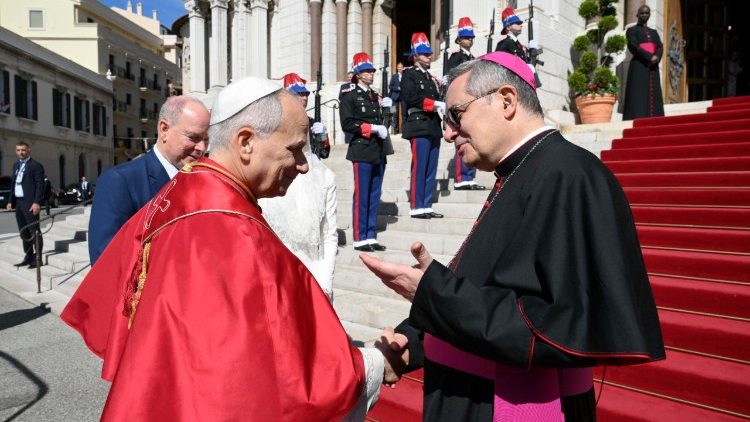 Papež před monackou katedr&aacute;lou