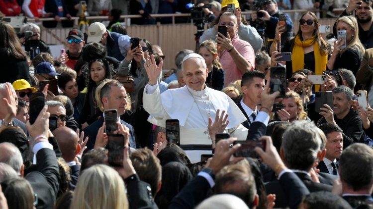 Cerca de 15 mil pessoas presentes no local dos mais de 18 mil de capacidade do Est&aacute;dio Louis II