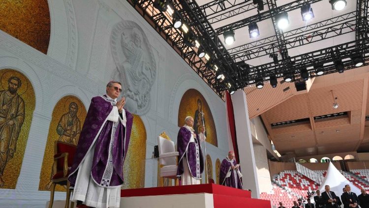 Il Papa durante la litugia