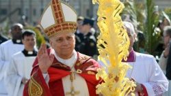 Pāvests vada Palmu svētdienas dievkalpojumu