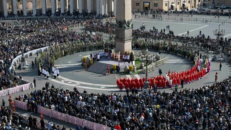 C&eacute;l&eacute;bration du Dimanche des Rameaux au Vatican par le Pape L&eacute;on XIV