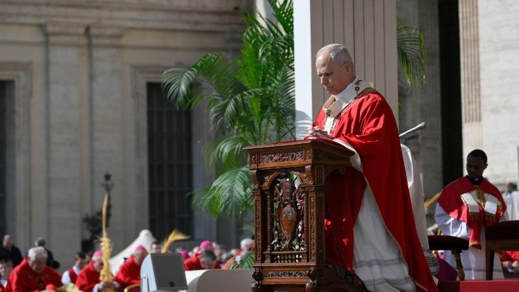 Domingo de Ramos na Pra&ccedil;a S&atilde;o Pedro