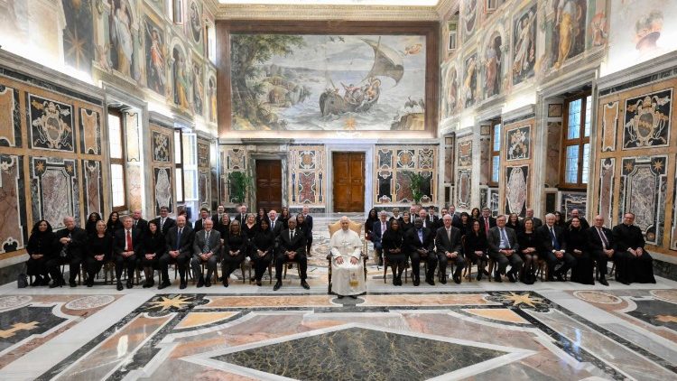 "Še naprej to pomembno delo vsak dan opravljajte z veseljem, ljubeznijo in gorečnostjo ter se vedno spominjajte, da so tisti, ki imajo oblast, tudi Božji služabniki."