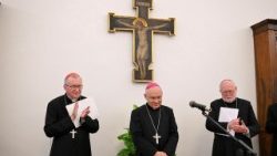 O arcebispo Edgar Peña Parra durante sua despedida na Secretaria de Estado