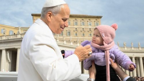 സഭയിൽ അൽമായരുടെ പ്രാധാന്യവും സ്ഥാനവും ഏറെ വലുത്: ലിയോ പതിനാലാമൻ പാപ്പാ