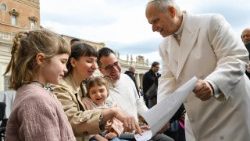 Pozdravy poutníků a hostů při generální audienci 1. dubna 2026