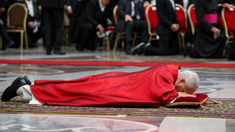 संत पापा पुण्य शुक्रवार की  धर्मविधि में