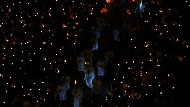 Dopo la benedizione del fuoco