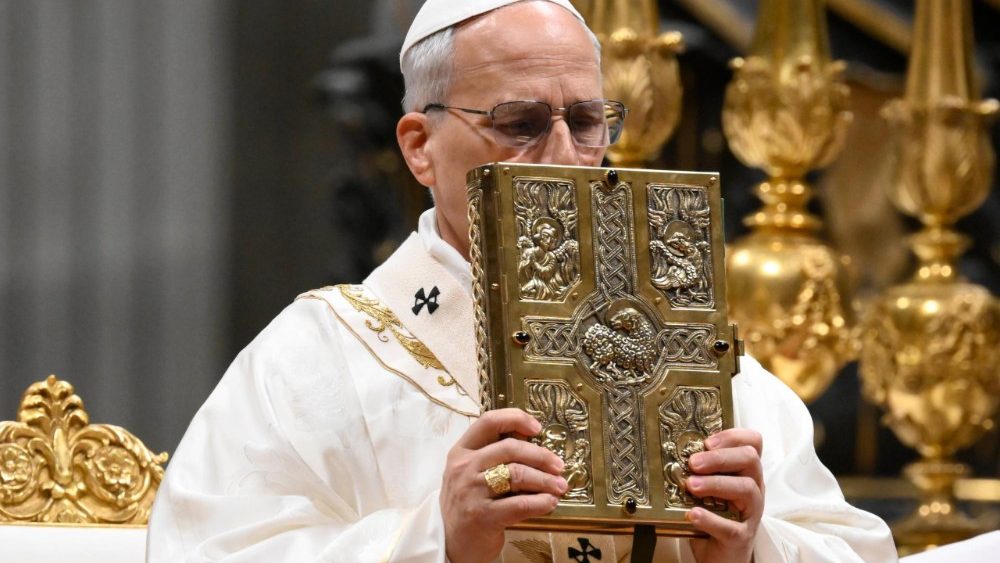 4 aprilie 2026: Vigilia pascală cu Leon al XIV-lea în bazilica San Pietro