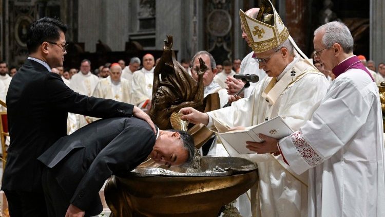 Пасхално бдение във Ватикана