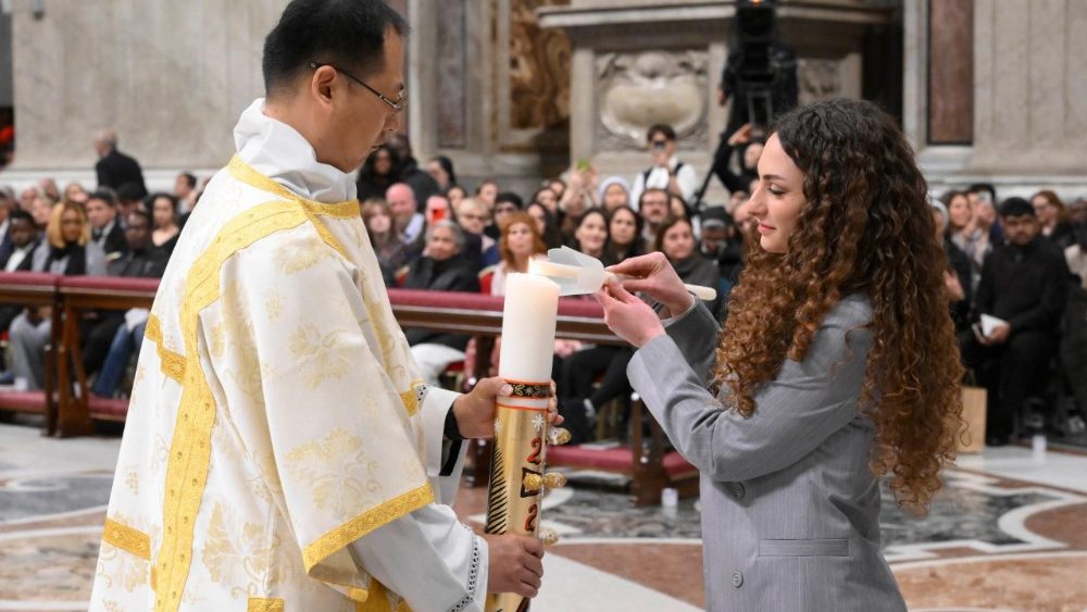 4 aprilie 2026: Vigilia pascală cu Leon al XIV-lea în bazilica San Pietro