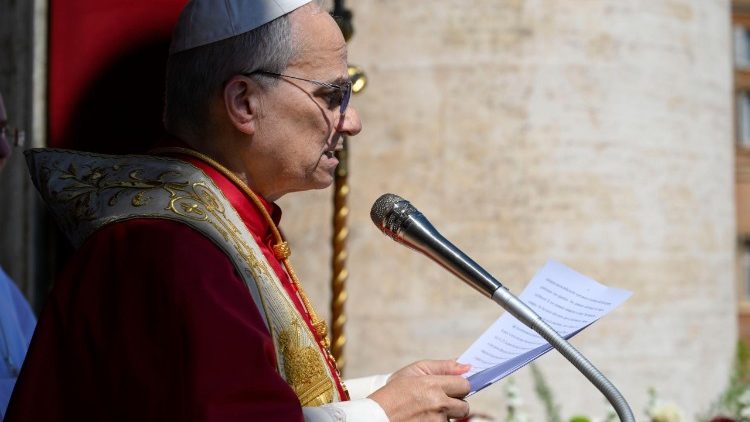 Papst Leo spricht die Osterbotschaft