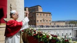 Papež Lev XIV. při požehnání Urbi et Orbi