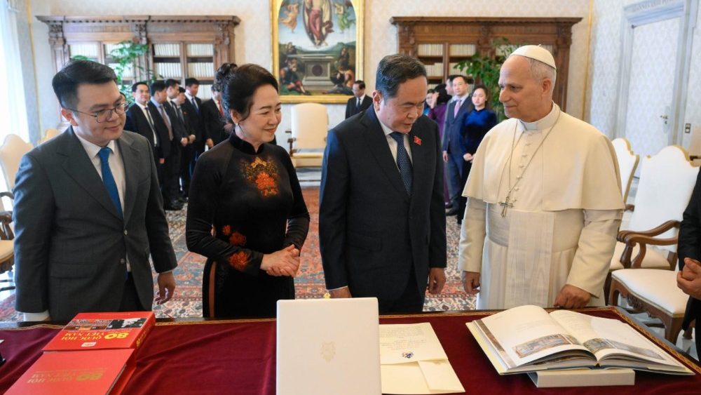 La Leon XIV, președintele Adunării Naționale a Republicii Socialiste a Vietnamului, Trần Thanh Mẫn.