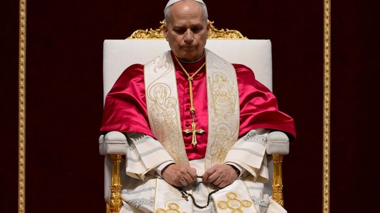 El Papa en oraci&oacute;n