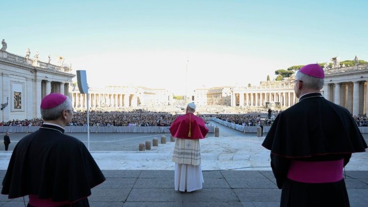 La fotogallery della preghiera del Santo Rosario per invocare il dono della pace