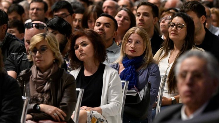 Osoby r&oacute;żnych narodowści modliły się z Papieżem