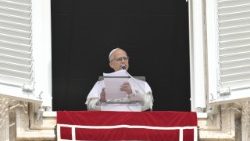 Popiežius sekmadienio vidudienį