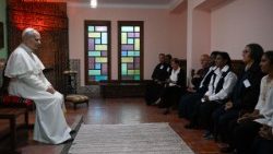 Leão XIV na Capela do Centro de Acolhimento e Amizade das Irmãs Missionárias  Agostinianas em Bab El Oed, Argel