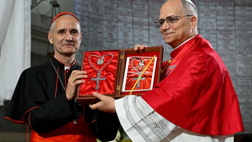 Setkání s věřícími v bazilice Matky Boží, Paní Afriky, kardinál Jean-Paul Vesco a papež Lev XIV., 13. 4. 2026