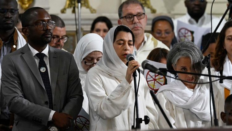 Nyimbo zilisindikiza shuhuda mbali mbali