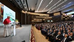 ĐTC Lêô XIV gặp gỡ chính quyền, xã hội dân sự và ngoại giao đoàn tại Algieria, ngày 13.04.2026.