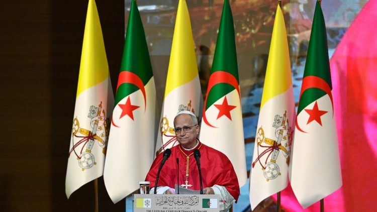 Đức Th&aacute;nh Cha gặp gỡ ch&iacute;nh quyền, x&atilde; hội d&acirc;n sự v&agrave; ngoại giao đo&agrave;n