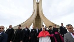 2026.04.13 Papa katika Mnara wa Mashahidi huko Maqam Echahid, Nchini Algeria
