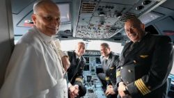 Papież na pokładzie samolotu