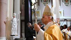 Le Pape Léon XIV a célébré la messe à la basilique Saint-Augustin d'Annaba, en Algérie, mardi 14 avril 2026.