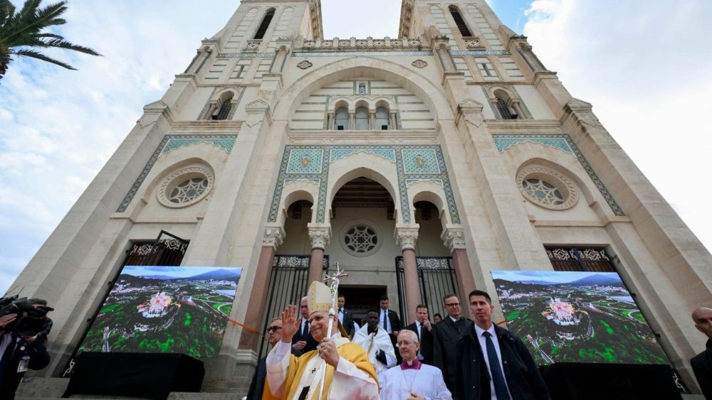 Před bazilikou svatého Augustina, 14. 4. 2026