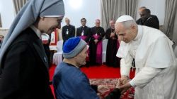 2Návšteva v domove dôchodcov v Annabe, ktorý vedú katolícke rehoľné sestry