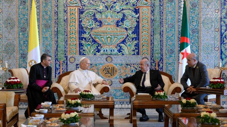 Ofici&aacute;ln&iacute; rozloučen&iacute; s prezidentem Tabb&uacute;nem