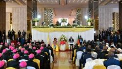 2026.04.15 Viaggio Apostolico in Camerun - Incontro con le AutoritÃ , la SocietÃ  Civile e il Corpo Diplomatico
