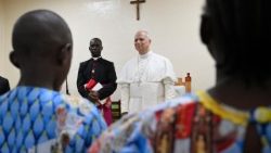 2026.04.15 Viaggio Apostolico in Camerun - Visita all’Orfanotrofio Ngul Zamba