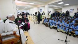 2026.04.15 Viaggio Apostolico in Camerun - Visita allâ  Orfanotrofio Ngul Zamba