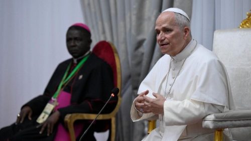 Papežova dvě neform&aacute;ln&iacute; setk&aacute;n&iacute;: s biskupy a s muslimsk&yacute;mi před&aacute;ky