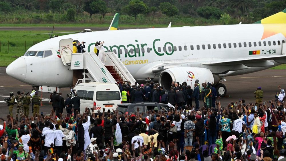 Loučení na letišti v Bamendě, 16. 4. 2026
