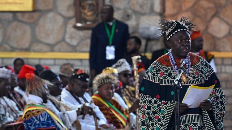 A number of people gave their testimonies, including the traditional paramount King of Mankon Fru Asaah Angwafor IV