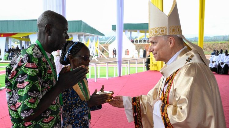 Missa no aeroporto de Bamenda