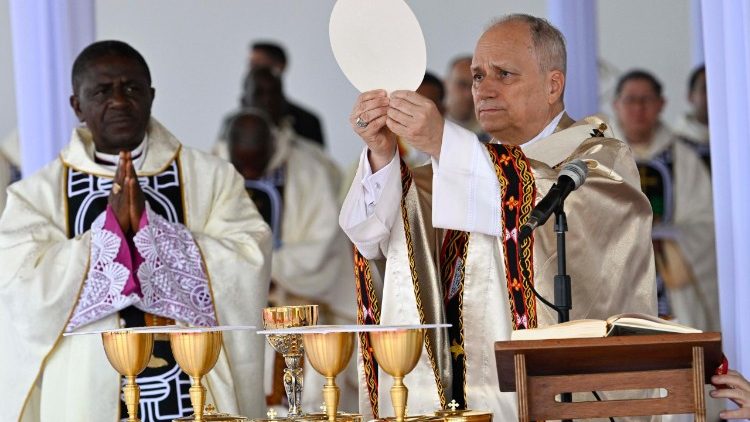 Le&atilde;o XVI durante a missa em Bamenda, Camar&otilde;es